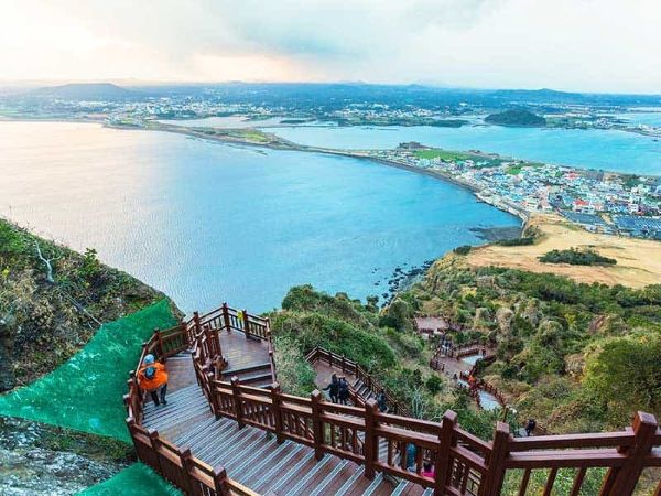 Jeju miễn visa cho du khách Việt khi charter hoặc transit tại nước thứ ba