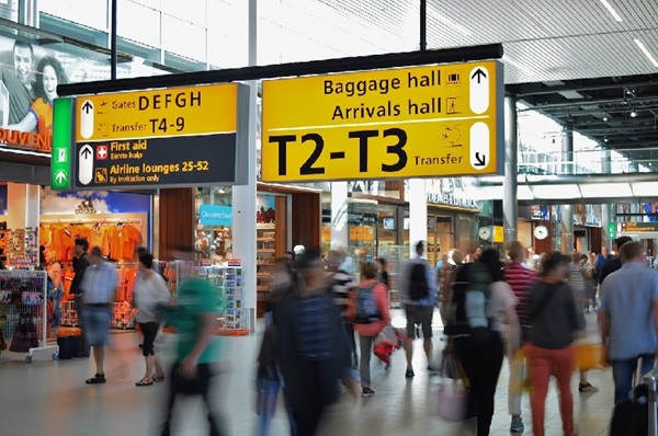 Du khách Việt transit ở Anh có cần visa không?
